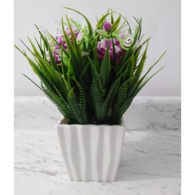 Planta Artificial Decorativa Pequeña con Maceta en Color Lila
