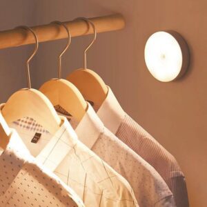 Luz con sensor de movimiento ambar