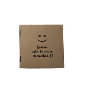 Caja en forma de cubo con diseño