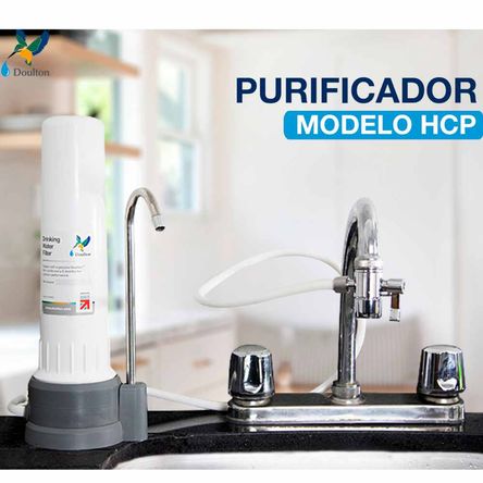 Filtro para Agua Doulton Water Filters Sobre Mesa Blanco