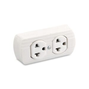 Toma doble visible línea a tierra universal