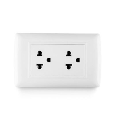 Tomacorriente Universal Doble – Basic