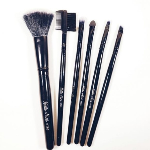 Kit 6 Brochas Hello Mini para Maquillaje Negro KT65